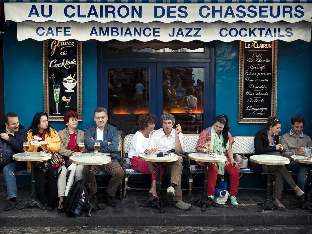 2. Paris, Pháp: Giá 1 chiếc burger: <abbr class=