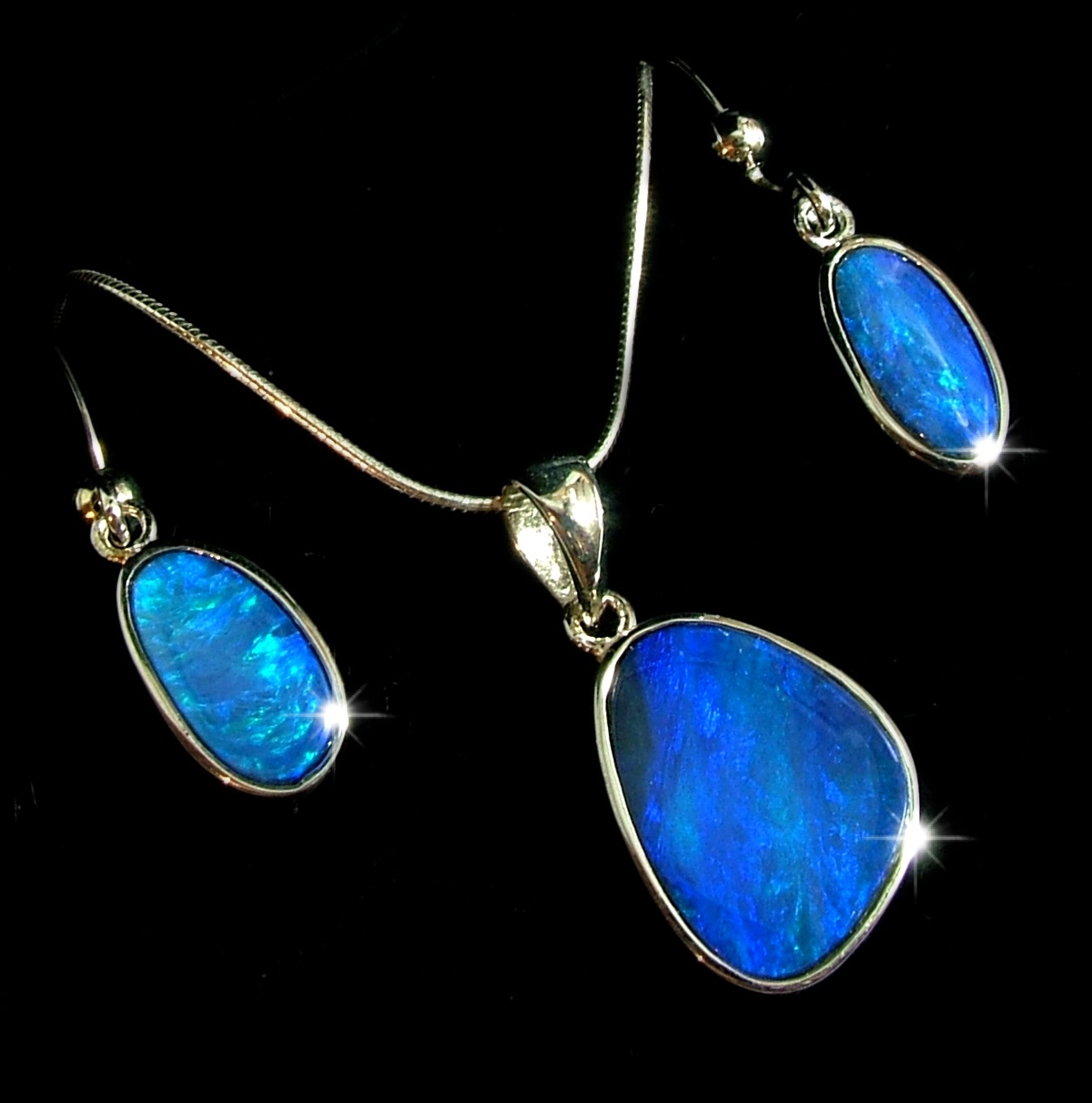 Cac loai da mang lai may man cho Thien Binh hinh anh