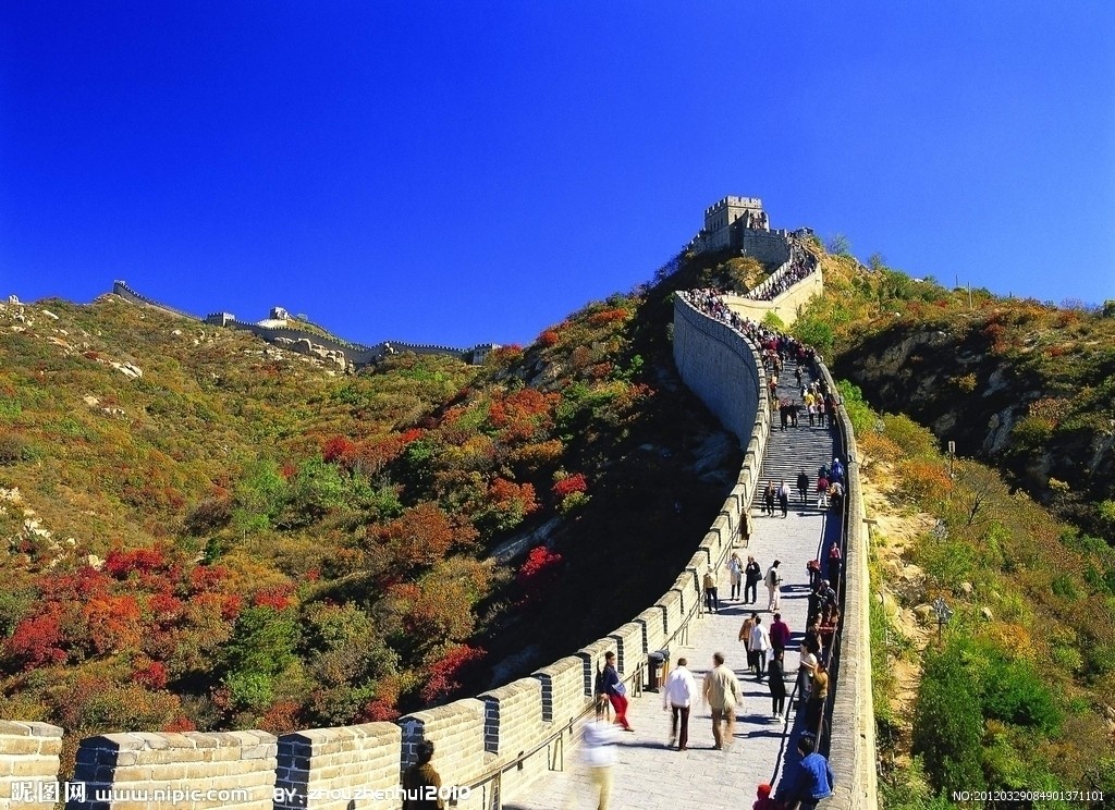 Từ lâu, người Trung Quốc không chỉ tự hào với thủ đô hoa lệ Bắc Kinh, hay Cố cung, Di hòa viên cổ kính và trang nghiêm, sự sầm uất phồn hoa của thành phố Thượng Hải, mà rất tự hào khi nói về Vạn lý Trường Thành. Bởi đây chính là biểu tượng của đất nước và con người Trung Quốc. Ảnh: nipic