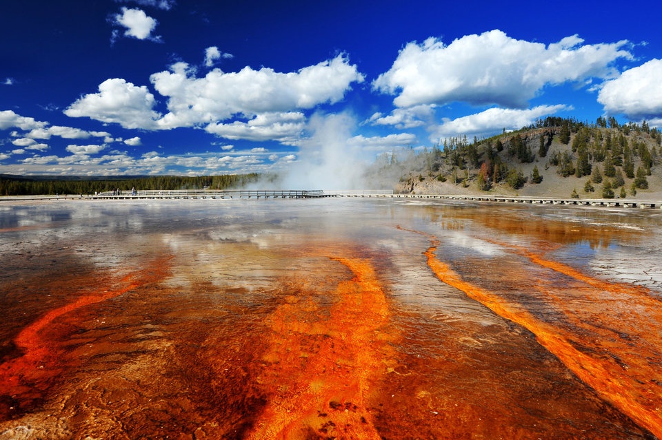 4. Công viên quốc gia Yellowstone, Mỹ, nơi có mạch nước phun nổi tiếng là một trong những phong cảnh tự nhiên đẹp nhất thế giới.