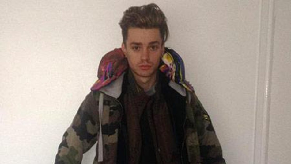 Mac 12 lop ao de tron ky gui hanh ly hinh anh