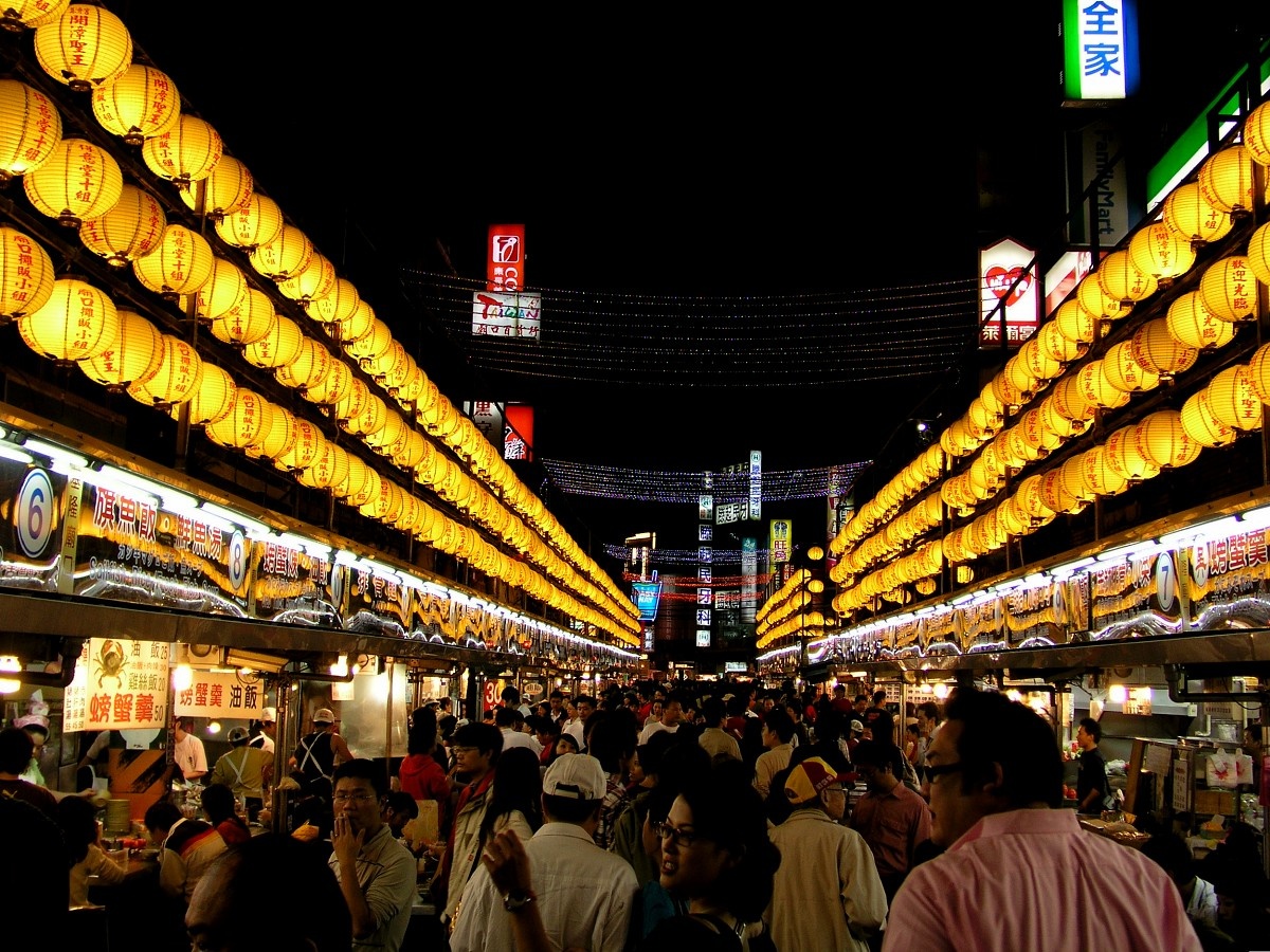 Cung di cho dem o Dai Bac hinh anh