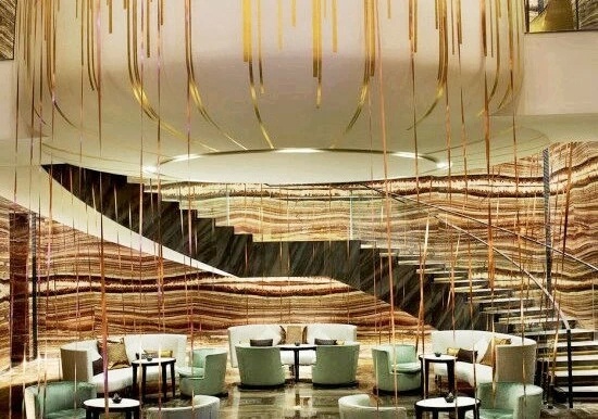 6. Đến W ở Đài Bắc để uống một cốc trà Green Tea Mojito. Khách sạn W mới khai trương là biểu trưng cho sự phát triển của Đài Loan. Đến đây du khách có thể nhìn thấy nhiều diễn viên điện ảnh và ngắm phong cảnh của Đài Bắc. 