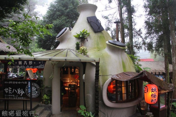 Nếu tới đây, du khách đừng quên thưởng thức món bánh mì “mèo cắn người” Kubota mới ra lò nóng hổi ngon tuyệt nhé. Ảnh: Taiwandao