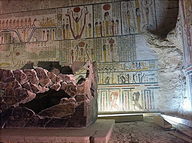 Bức ảnh chụp trộm trong lăng mộ Ramses IV ở Ai Cập.