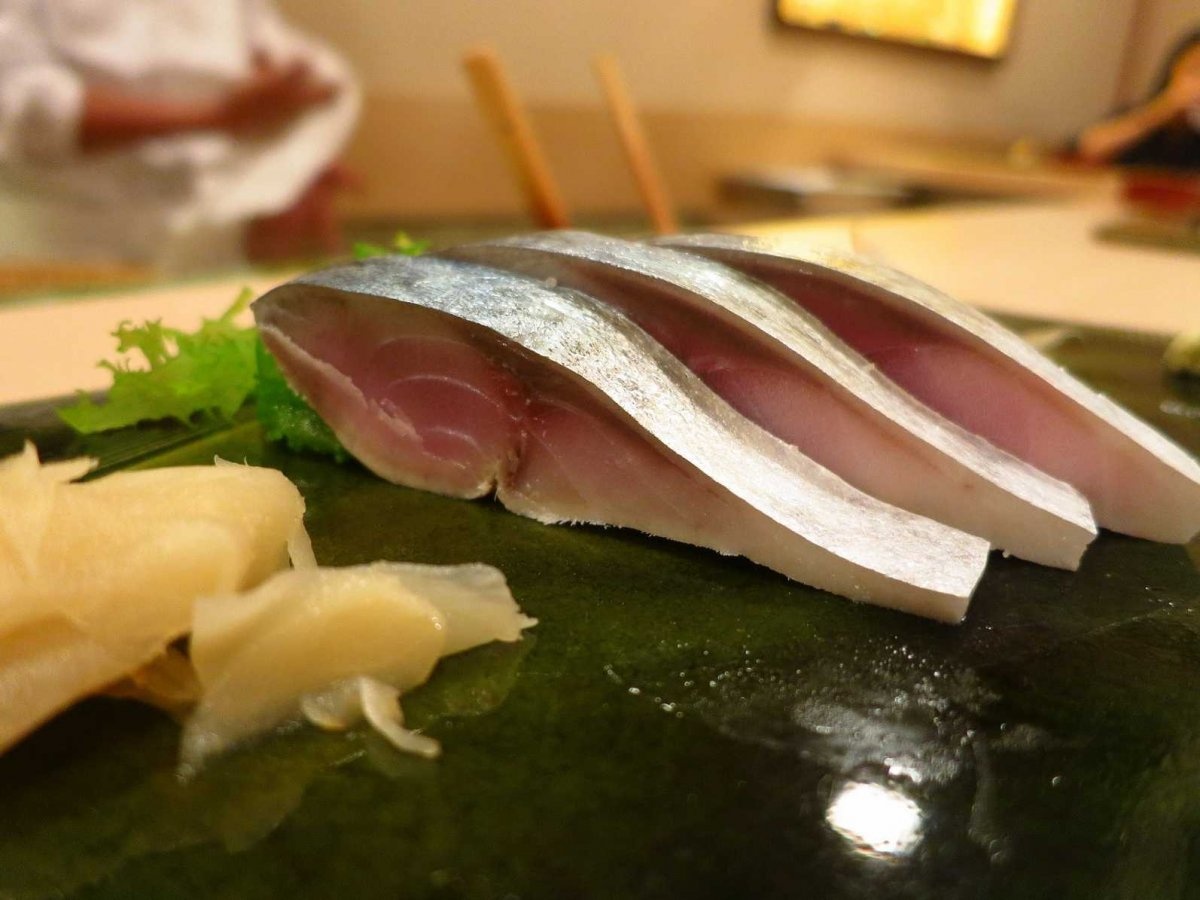 20. Thưởng thức món sushi ngon nhất thế giới ở Sukiyabashi Jirō, Tokyo. Nhà hàng được gắn 3 sao Michelin với bếp trưởng nổi tiếng Jiro Ono từng được dựng thành phim tài liệu 