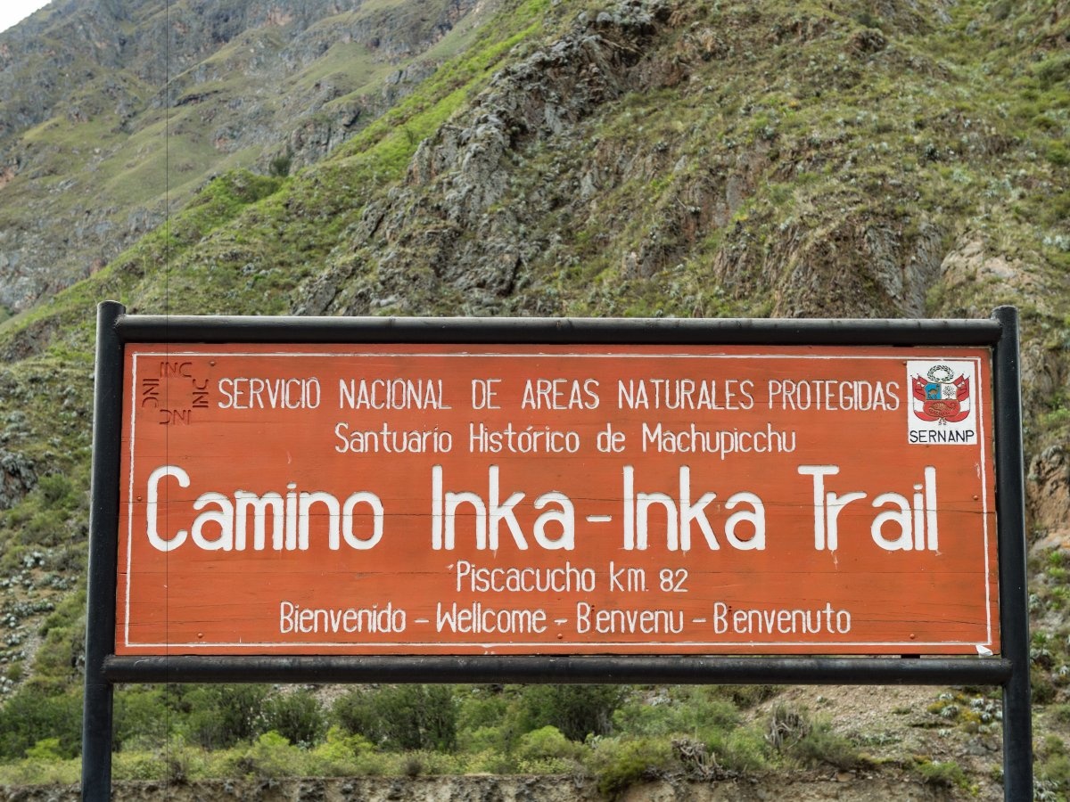 Machu Picchu được nhà sử học Hiram Bingham phát hiện ngày 24/7/1911 và trở thành một trong những điểm thu hút du lịch nhất vùng Nam Mỹ với 1,2 triệu lượt du khách mỗi năm. Đường mòn Inca, một trong những địa điểm được những nhà leo núi yêu thích nhất.