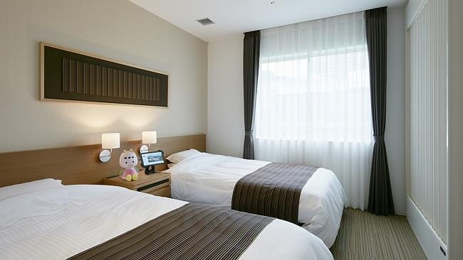 Máy điều hòa trong phòng sẽ tự động điều chỉnh nhiệt độ phù hợp thân nhiệt của khách.