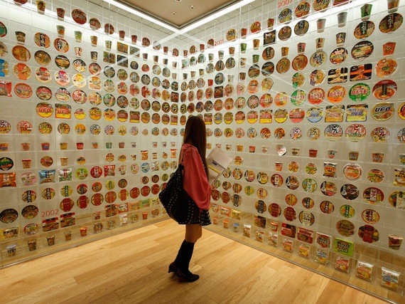 5. Bảo tàng Ramen, Nhật Bản: Bảo tàng ramen ăn liền Momofuku Ando là nơi tôn vinh người phát minh ra món mì ăn liền cùng các sản phẩm của ông. Du khách có dịp chiêm ngưỡng nơi Momofuku Ando lần đầu tiên sáng tạo ra món ramen gà, đồng thời khám phá các loại mì ăn liền trên khắp thế giới và nếm thử các sản phẩm mì của hãng Nissin.