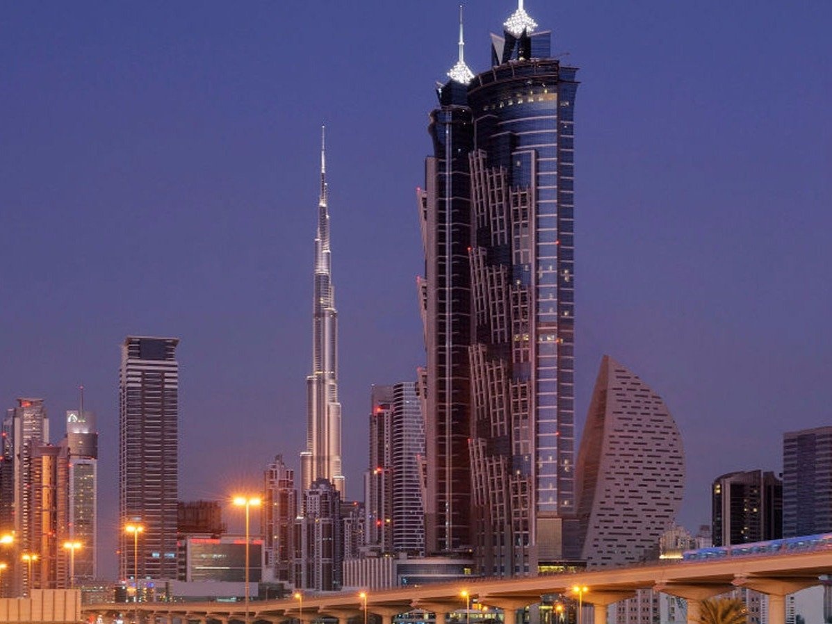 15. Khách sạn cao nhất: Khách sạn JW Marriott Marquis ở Dubai có chiều cao 355 m và 2 tòa tháp 72 tầng.