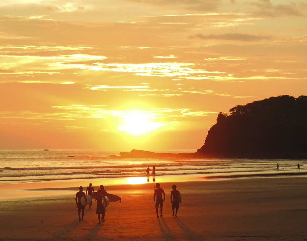 10. Nicaragua: Nhiều người cho rằng Nicaragua là một Costa Rica mới, bởi đây là điểm du lịch đang được nhiều người biết đến ở vùng Trung Mỹ. Đất nước này nổi tiếng với các hoạt động thám hiểm ngoài trời hay lướt sóng với giá rẻ. Du khách có thể chỉ phải trả tiền nhà nghỉ với giá <abbr class=