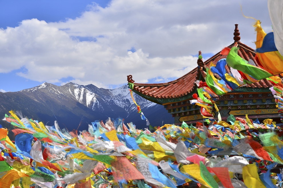 7. Nepal: Mặc dù một trận động đất lớn đã xảy ra tại Nepal hồi tháng 4 vừa qua, nhưng đất nước này vẫn mở rộng cửa đón du khách do kinh tế dựa phần lớn vào du lịch. Thời điểm lý tưởng nhất để đến Nepal là từ tháng 9 khi mùa mưa kết thúc. Một bữa ăn giá rẻ ở Nepal chỉ tốn <abbr class=