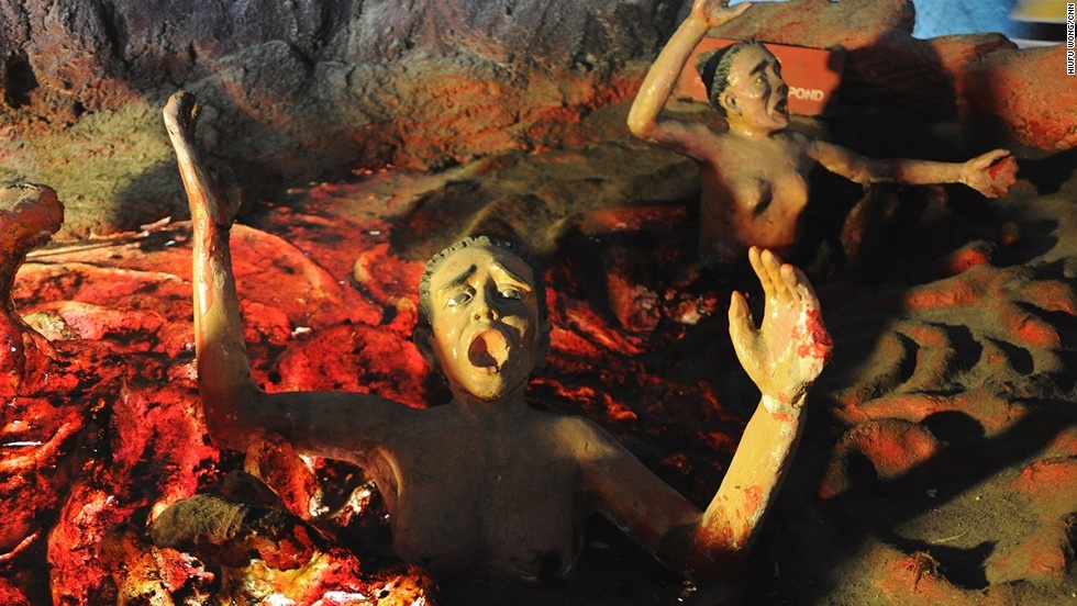 13. Công viên giải trí đáng sợ nhất thế giới:  Haw Par Villa tái hiện những hình phạt ghê rợn dưới địa ngục mà con người phải chịu đựng sau khi qua đời.