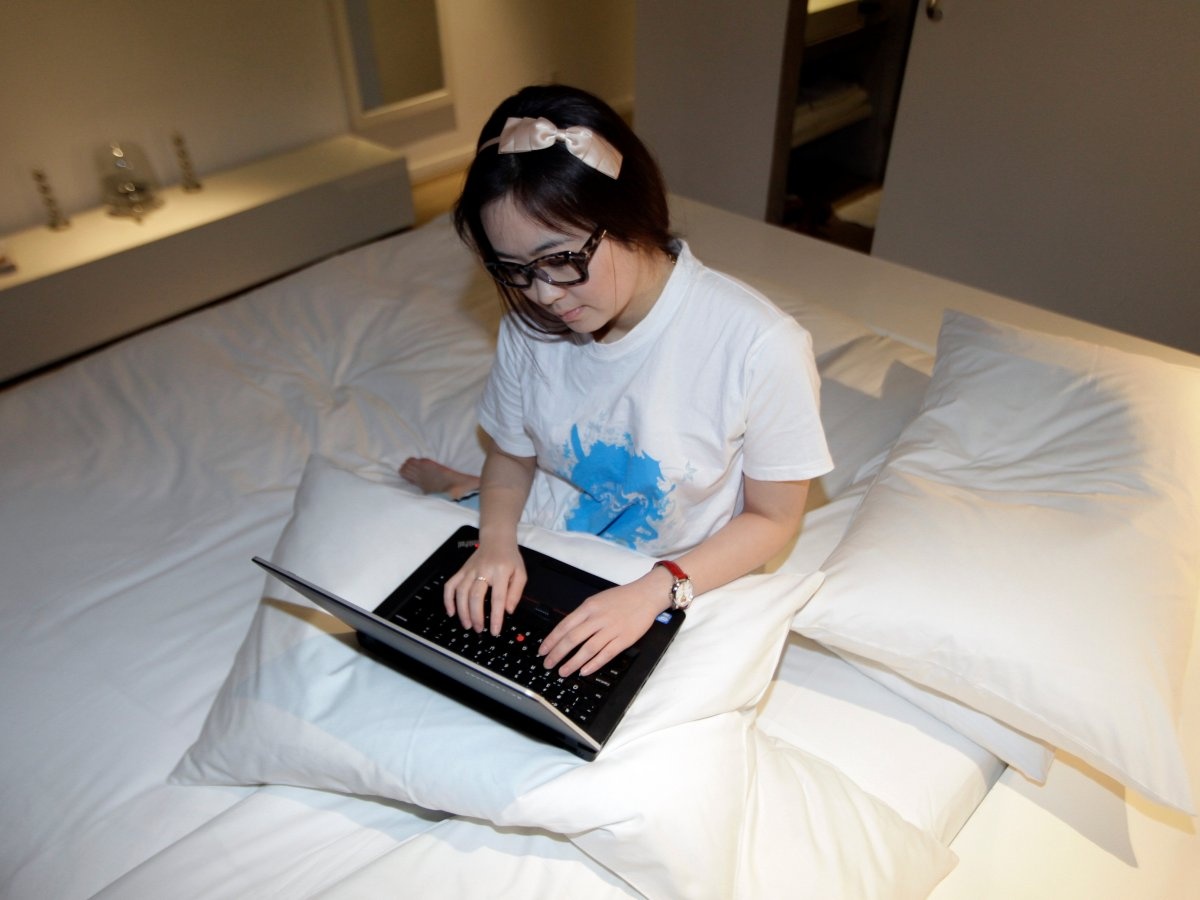 Zhuang Jing cho biết, công việc này rất thú vị với cô vì cô được đóng vai khách du lịch ở mọi hoàn cảnh, điều kiện, tuổi tác để xem mỗi khách sạn phù hợp với từng nhu cầu cụ thể như thế nào.