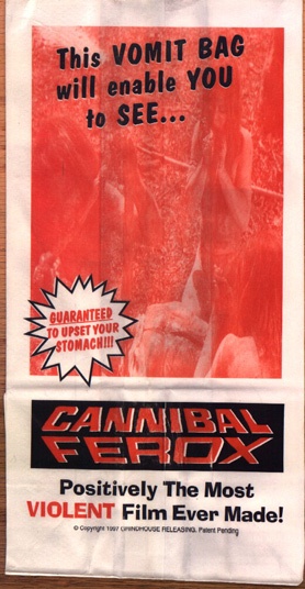 Chiếc túi nôn này không được sử dụng trên máy bay mà dành riêng cho khán giả một buổi chiếu phim kinh dị.