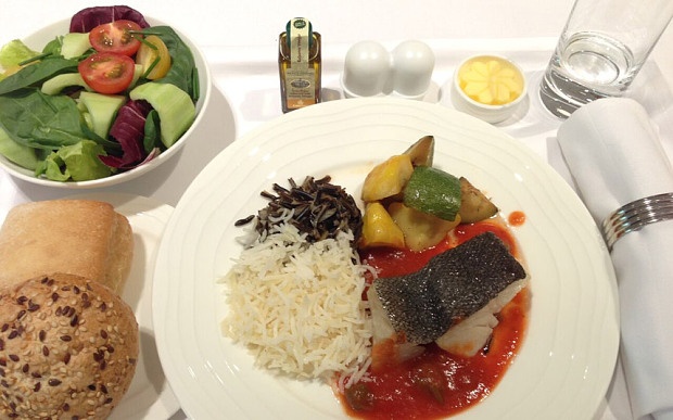 Bi mat ve suat an tren may bay hinh anh