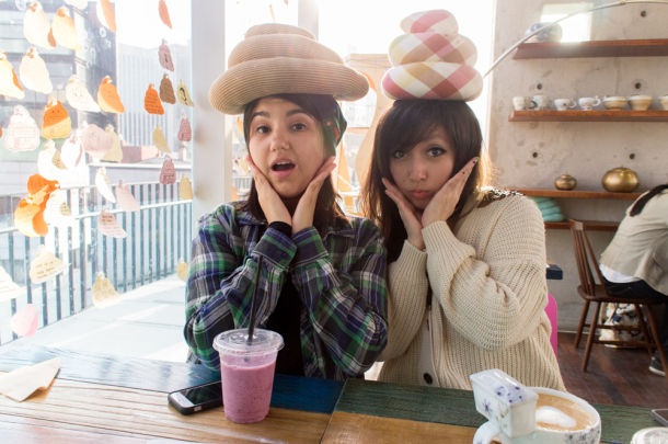 Bởi vậy quán Poop Cafe khá hút khách ở Hàn Quốc, với những món đồ ăn thức uống trông có phần ghê rợn.