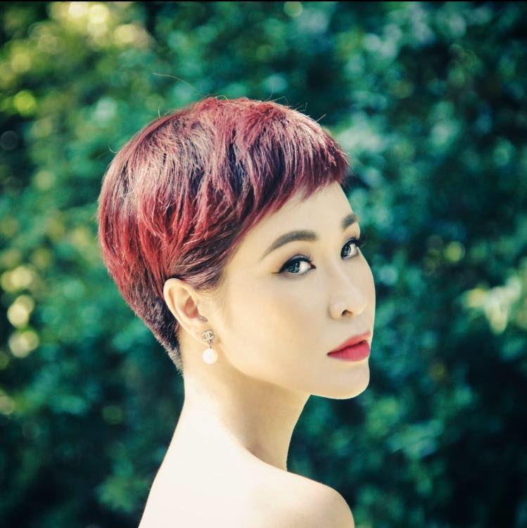Diem den trong mo cua Uyen Linh hinh anh