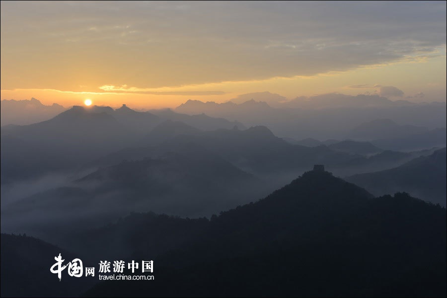 Không chỉ vào buổi bình minh cảnh sắc mới đẹp như vậy, mà Kim Sơn Lĩnh mỗi mùa mỗi cảnh. Chỉ với cảnh mặt trời mọc, mặt trời lặn hàng ngày nơi đây cũng có thể là một bức tranh thiên nhiên như mộng. 