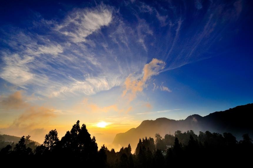 Đến với Đài Loan những ngày mùa thu, du khách có cơ hội chiêm ngưỡng nhiều khung cảnh đẹp hơn tranh vẽ mà thiên nhiên ban tặng. Ảnh: Photosohu