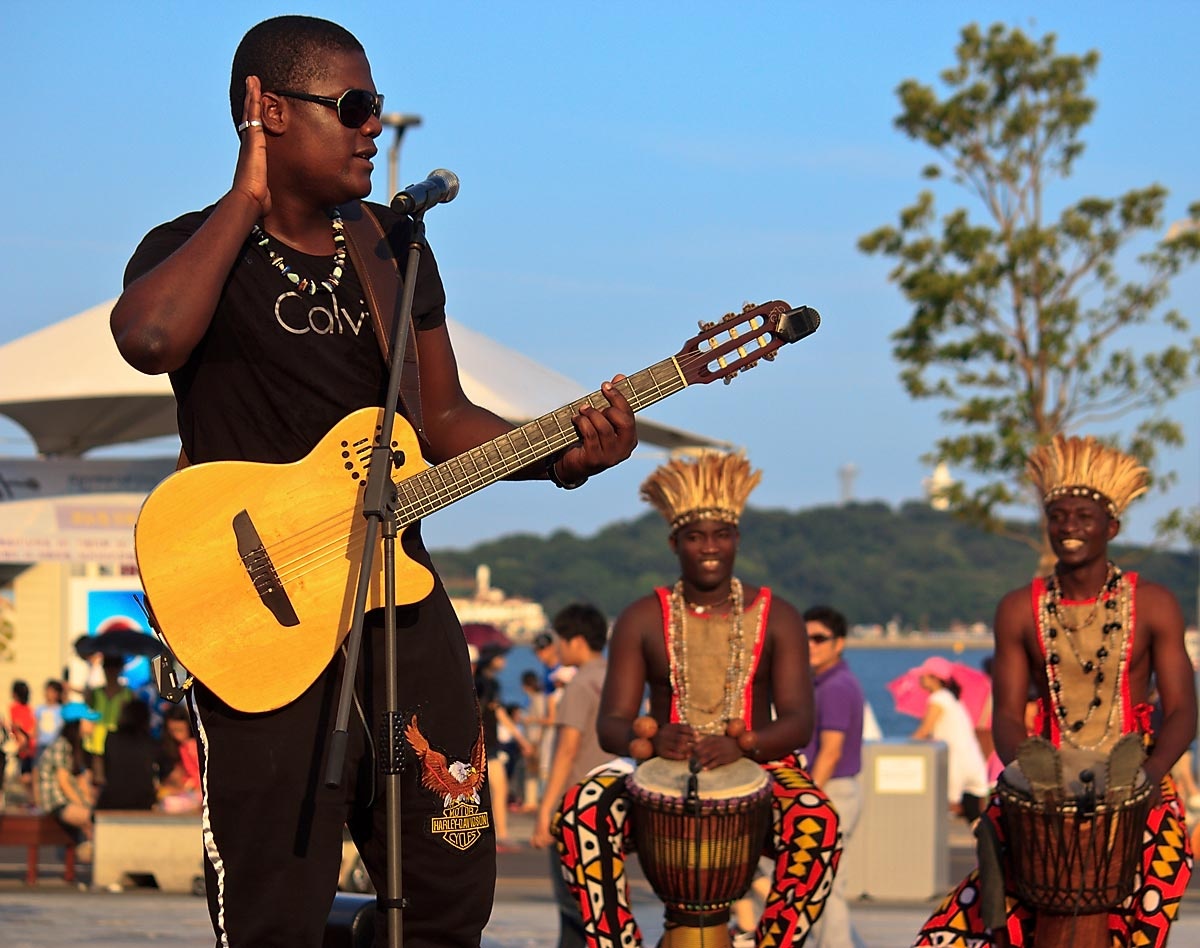 Nhung nuoc noi tieng chanh voi khach du lich hinh anh