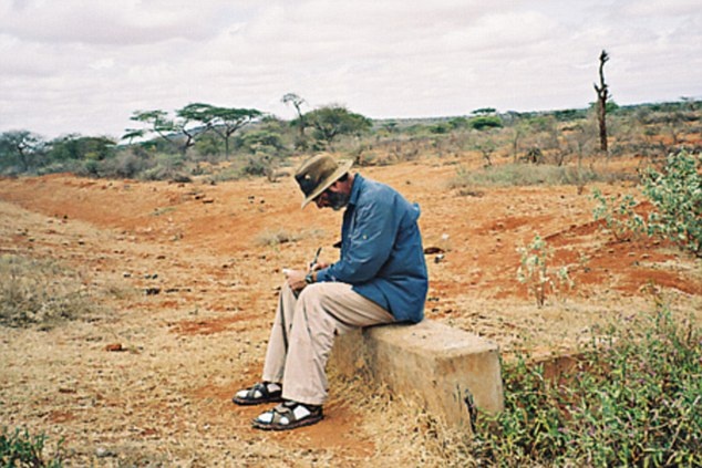 Một trong những trải nghiệm không dễ chịu của Jean là phải chứng kiến nạn nghèo đói ở Ấn Độ và châu Phi, nơi phải may lắm mới có một mái nhà. Còn ở Ethiopia, ông gặp sự cố với một nhóm trẻ: “Lũ trẻ đi lòng vòng quanh tôi, nhảy nhót và cố nói chuyện với tôi. Chúng không nói tiếng Anh, chỉ bắt chước và nhại lại mọi thứ tôi nói. Sau vài ngày như thế, tôi thấy mệt lử và không thể giao tiếp nổi nữa”.