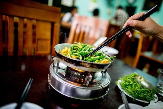Cha ca La Vong vao top nha hang lau doi noi tieng the gioi hinh anh