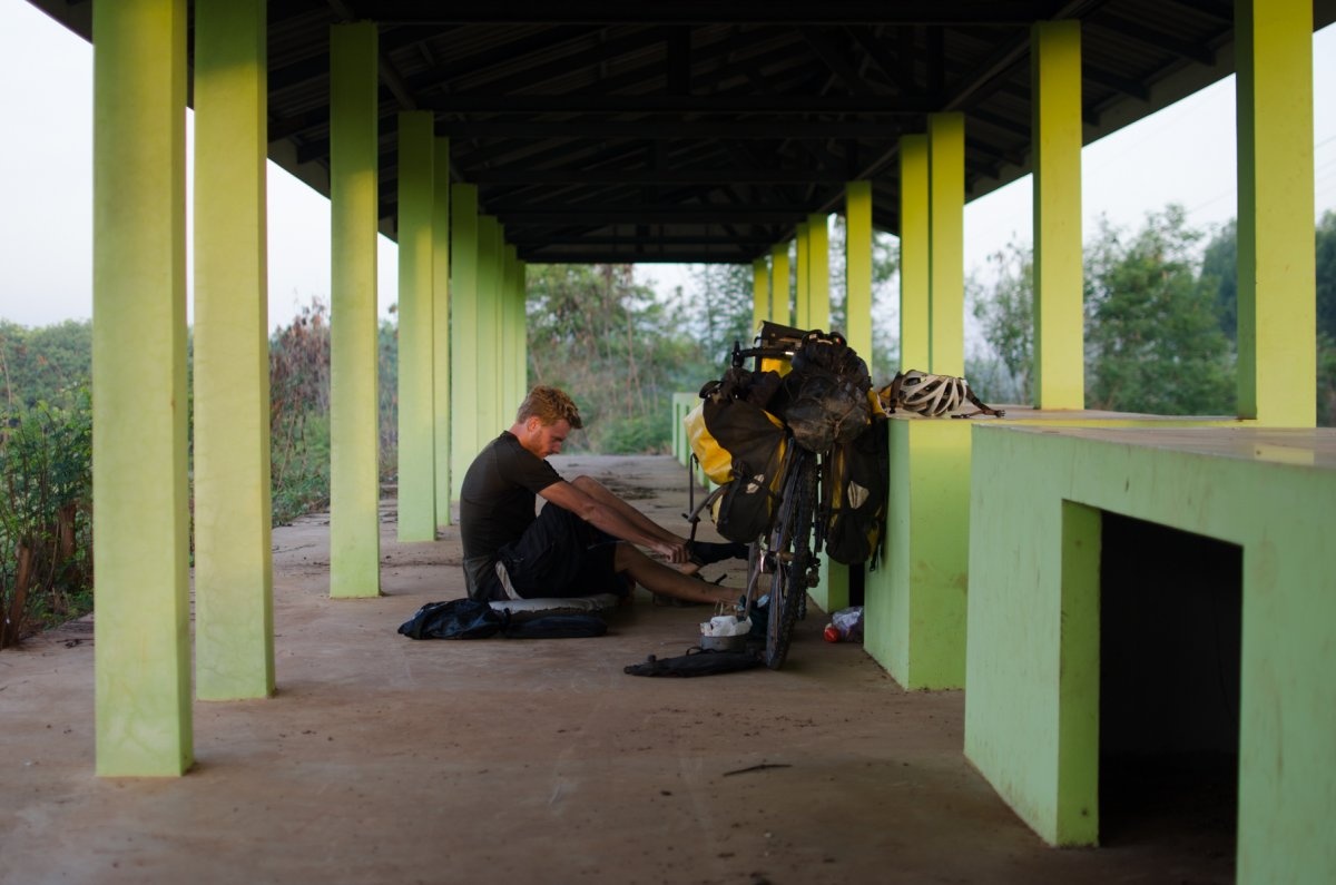 Hành trình của anh dừng lại ở Thái Lan, với tổng cộng quãng đường hơn 22.500 km.