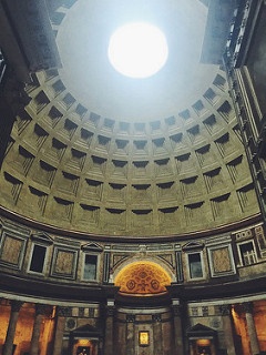  Cho đến nay ở Rome vẫn còn nhiều những công trình lịch sử, văn hóa ghi lại những dấu ấn các thời Giáo hoàng cũng như của Đế chế La Mã cổ đại