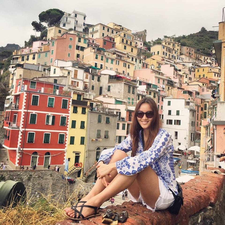 Không có vẻ hào nhoáng, hoa lệ như thành phố khác ở Ý, làng chài Manarola nhỏ nhắn, khiêm tốn nằm thu mình bên vùng biển Ligurian, miền Bắc nước này.  