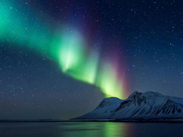 Ngắm cực quang ở Iceland: Bạn có thể thấy cực quang ở nhiều nơi khác nhau, nhưng đẹp nhất vẫn là ở Iceland. Cực quang thường xuất hiện từ 23h – 2h.