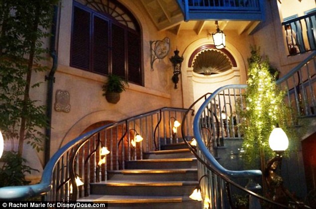 Nha hang danh cho nha giau cua Disneyland hinh anh