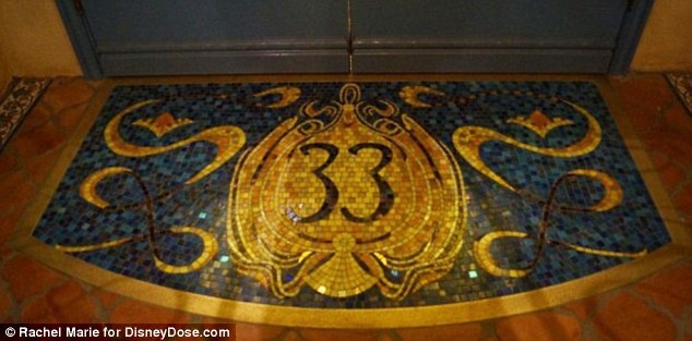 Club 33 được mở chính thức tháng 5/1967, chỉ 5 tháng sau khi Walt Disney qua đời.