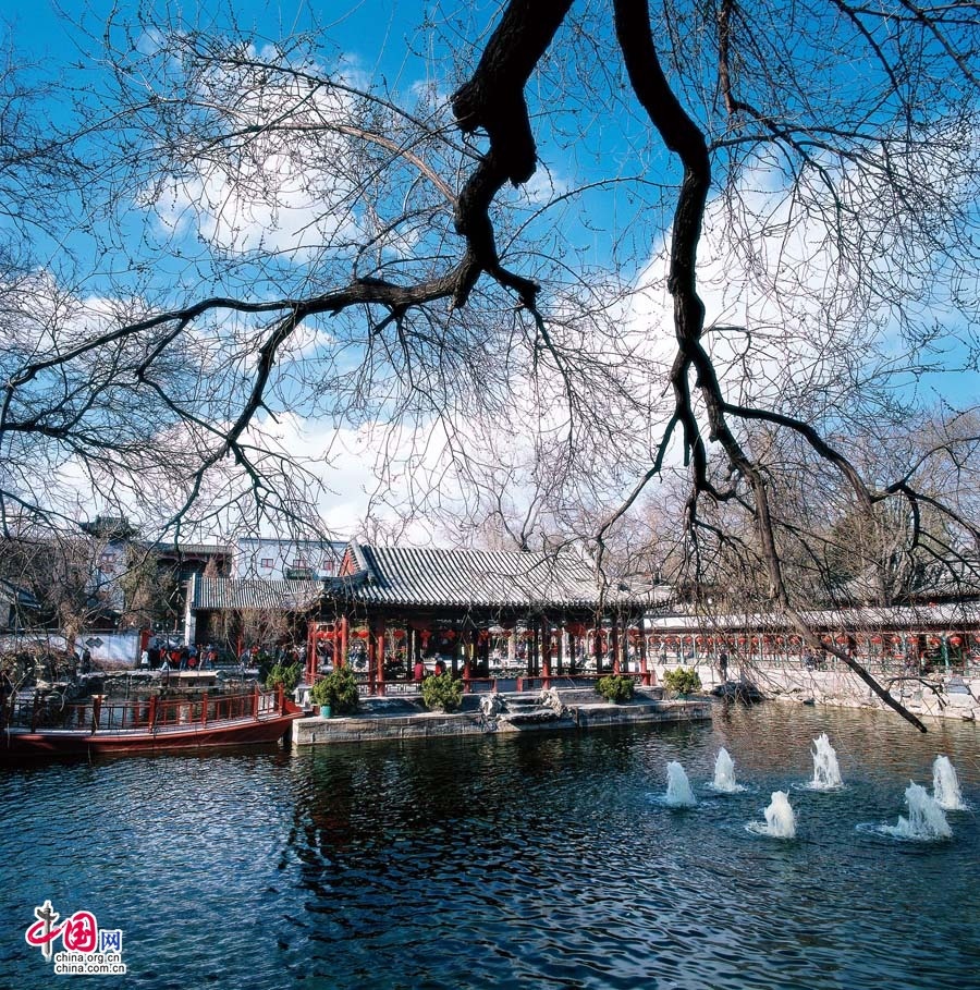 Cung Vương Phủ bây giờ khác nhiều so với thời Hòa Thân làm chủ, tuy nhiên nó vẫn hàm chứa tinh túy của văn hóa Vương Phủ đời nhà Thanh. Du khách tới đây sẽ ít nhiều hiểu về cuộc sống xa hoa của Hòa Thân thời bấy giờ, đồng thời còn cảm nhận được giá trị văn hóa lịch sử mà Phủ còn lưu giữ. Ảnh: Zhongguo Wang