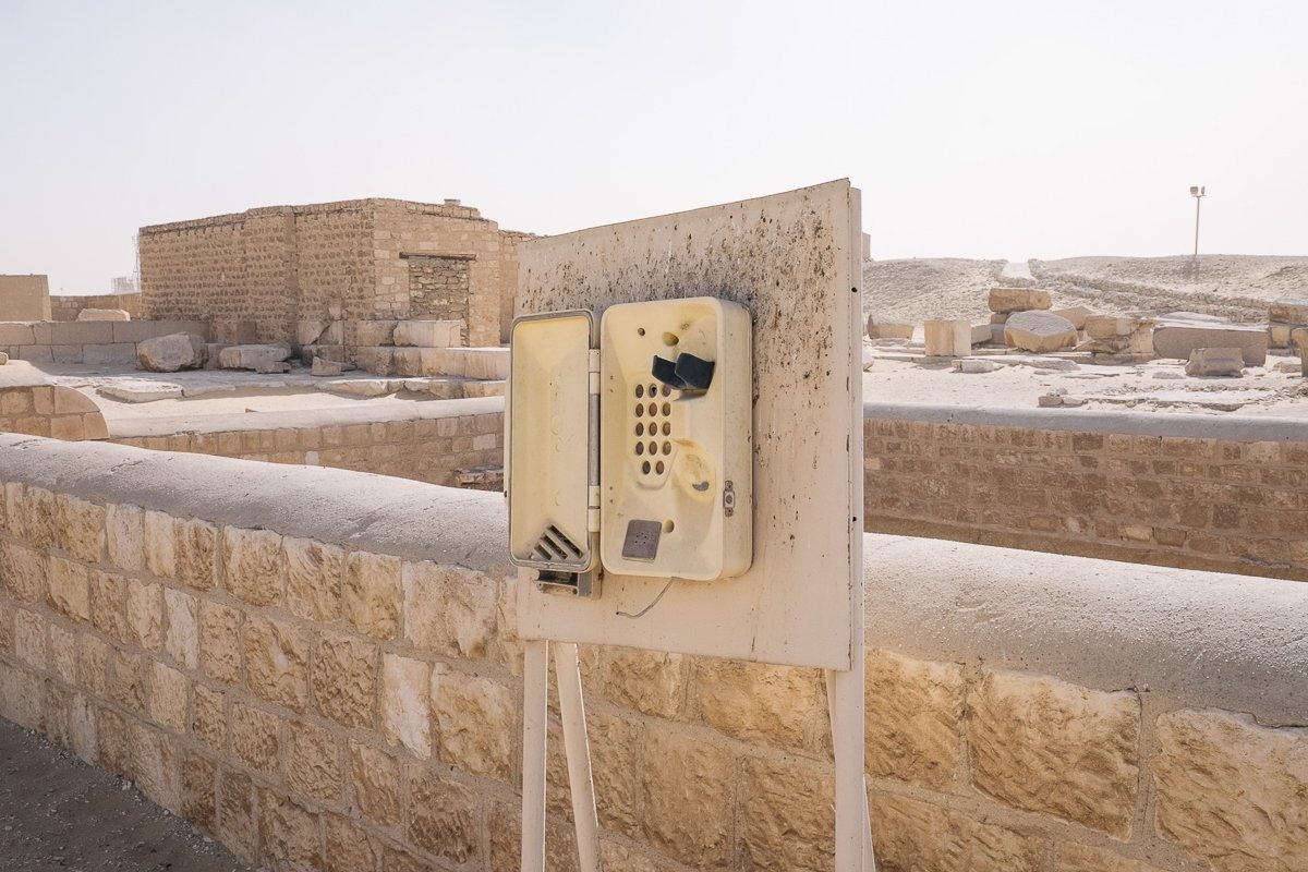 Ở khu kim tự tháp có rất ít người.