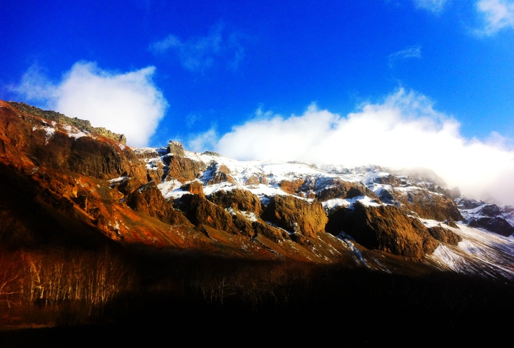 Cuối thu, đầu đông đến với Changbai, du khách sẽ được thăm khung cảnh hoang dã tĩnh lặng rất đặc trưng. Ảnh: Baike