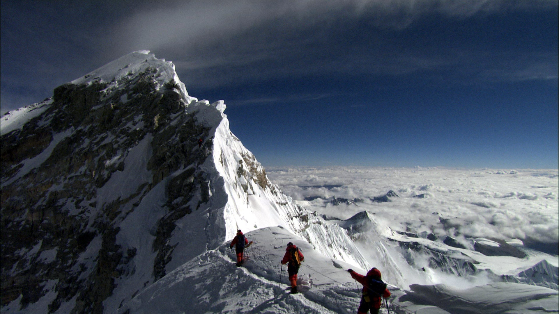 Everest, giấc mơ của những nhà leo núi. Ảnh: Smallpaper.