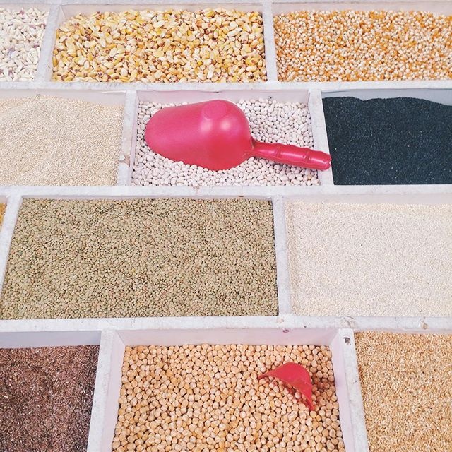 Các loại ngũ cốc ở chợ La Vega.