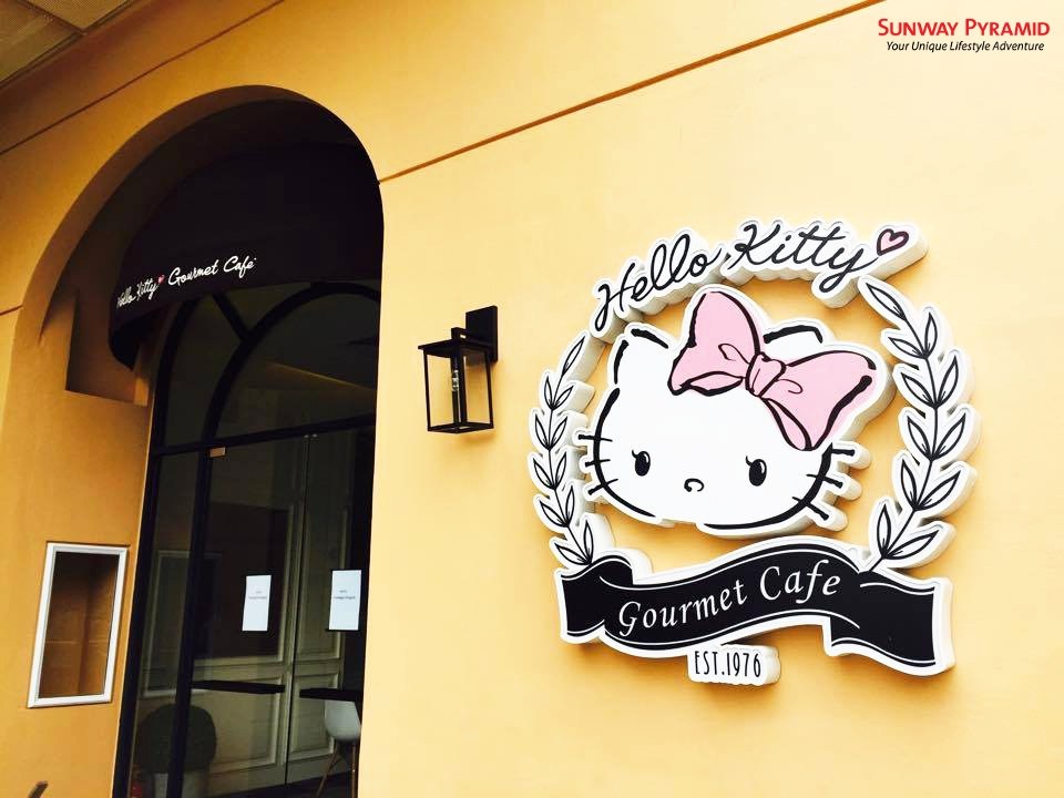 Quan ca phe danh cho tin do Hello Kitty hinh anh