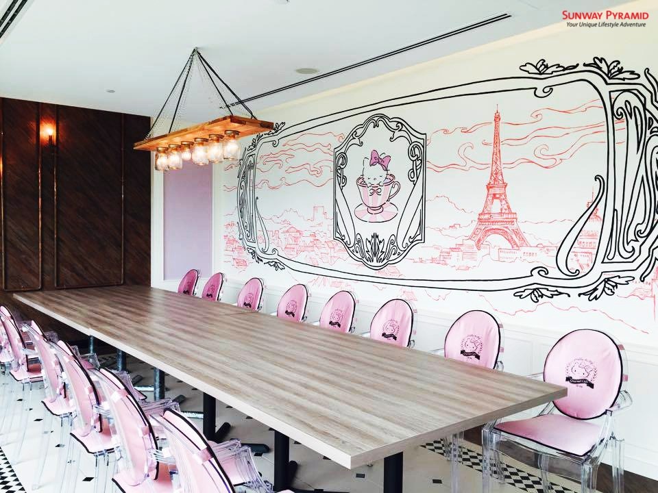 Bạn thậm chí có thể lên kế hoạch hoàn hảo màu hồng Hello Kitty bữa tiệc bất ngờ hoặc lễ kỷ niệm của bạn ở góc tin này!