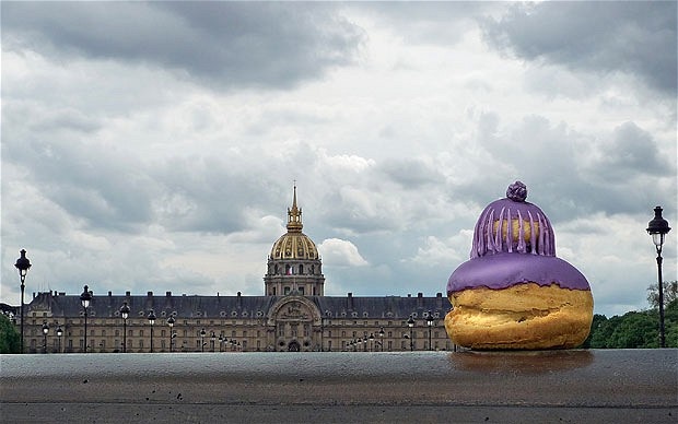 5. Paris là quê hương của các loại bánh ngon tuyệt: Cedric Grolet, đầu bếp chuyên về bánh ngọt ở Le Meurice là một trong những người có đôi bàn tay vàng về làm bánh.