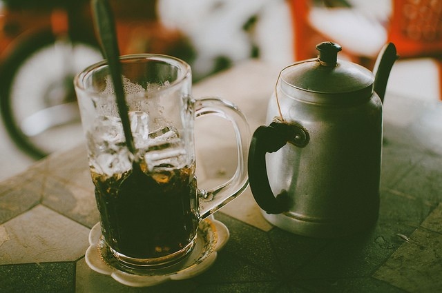 Văn hóa cà phê: Uống cà phê là thói quen trong những ngày du lịch của Jack và Jenn. Họ thực sự ấn tượng bởi văn hóa cà phê ở Việt Nam, từ cà phê phin đến cà phê đá, cà phê sữa, thậm chí cà phê sữa chua. 