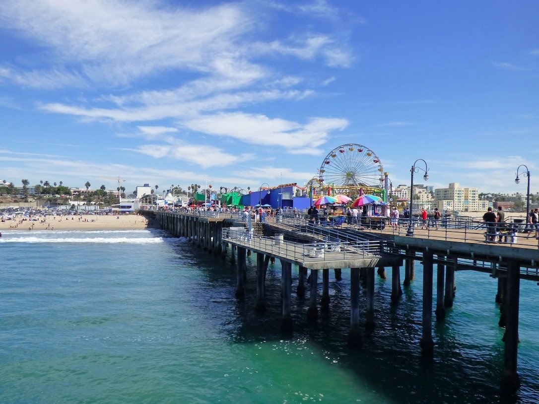 18. Bến tàu Santa Monica, Mỹ: Mọi thứ ở Santa Monica đều sôi động, từ hàng trăm cửa hàng và nhà hàng hiện đại, hấp dẫn du khách nhất Los Angeles.