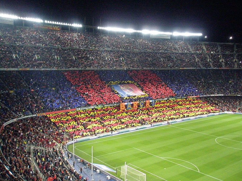 19. Sân vận động Camp Nou, Tây Ban Nha: Là sân vận động lớn nhất châu Âu và lớn thứ 4 trên thế giới, và là một trong những điểm du lịch được tham quan nhiều nhất ở thành phố Barcelona.