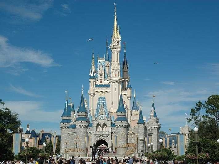 1. Walt Disney World Resort, Mỹ: Đây chính là điểm đến thu thú du khách, và được người dùng Facebook chia sẻ nhiều nhất.