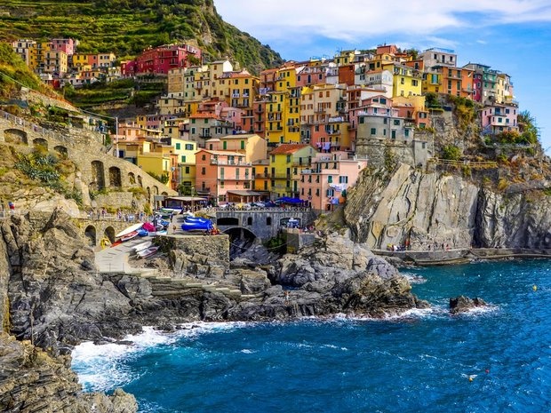 Manarola, Cinque Terre, một trong 5 ngôi làng nhỏ xinh đẹp nằm trên bờ biển là di sản thế giới mang đậm văn hóa Địa Trung Hải.