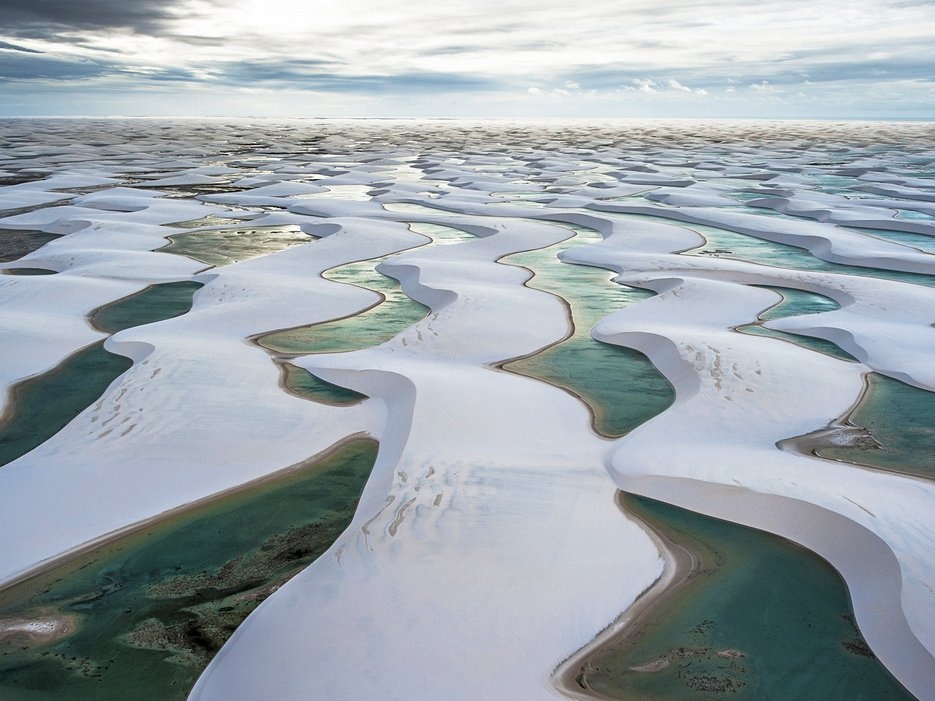 Công viên quốc gia Lencois Maranhenses, Brazil: Với cảnh tượng có một không hai trên trái đất, vùng này khi thì giống như một sa mạc ngập trong nước, khi lại như một hố cát khổng lồ tùy thuộc vào mùa mưa xuất hiện đầu tháng 6.