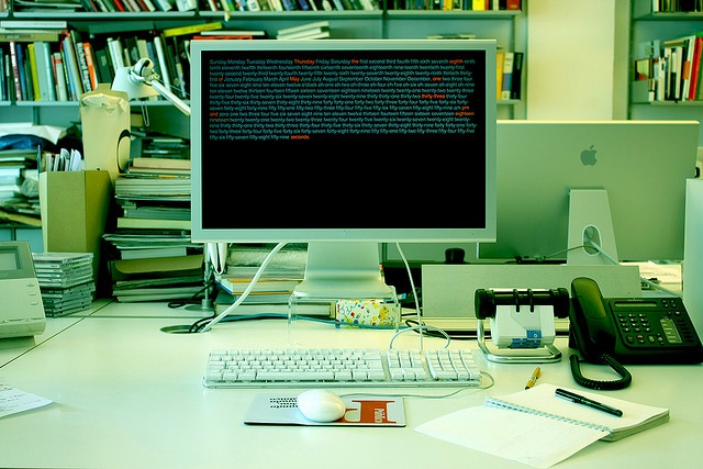 Sắp xếp công việc trước khi đi: Đừng ngại ngần thông báo với đồng nghiệp về chuyến đi của bạn. Nếu nhất định phải liên hệ với bạn thì chỉ được gọi vào một thời gian nhất định.