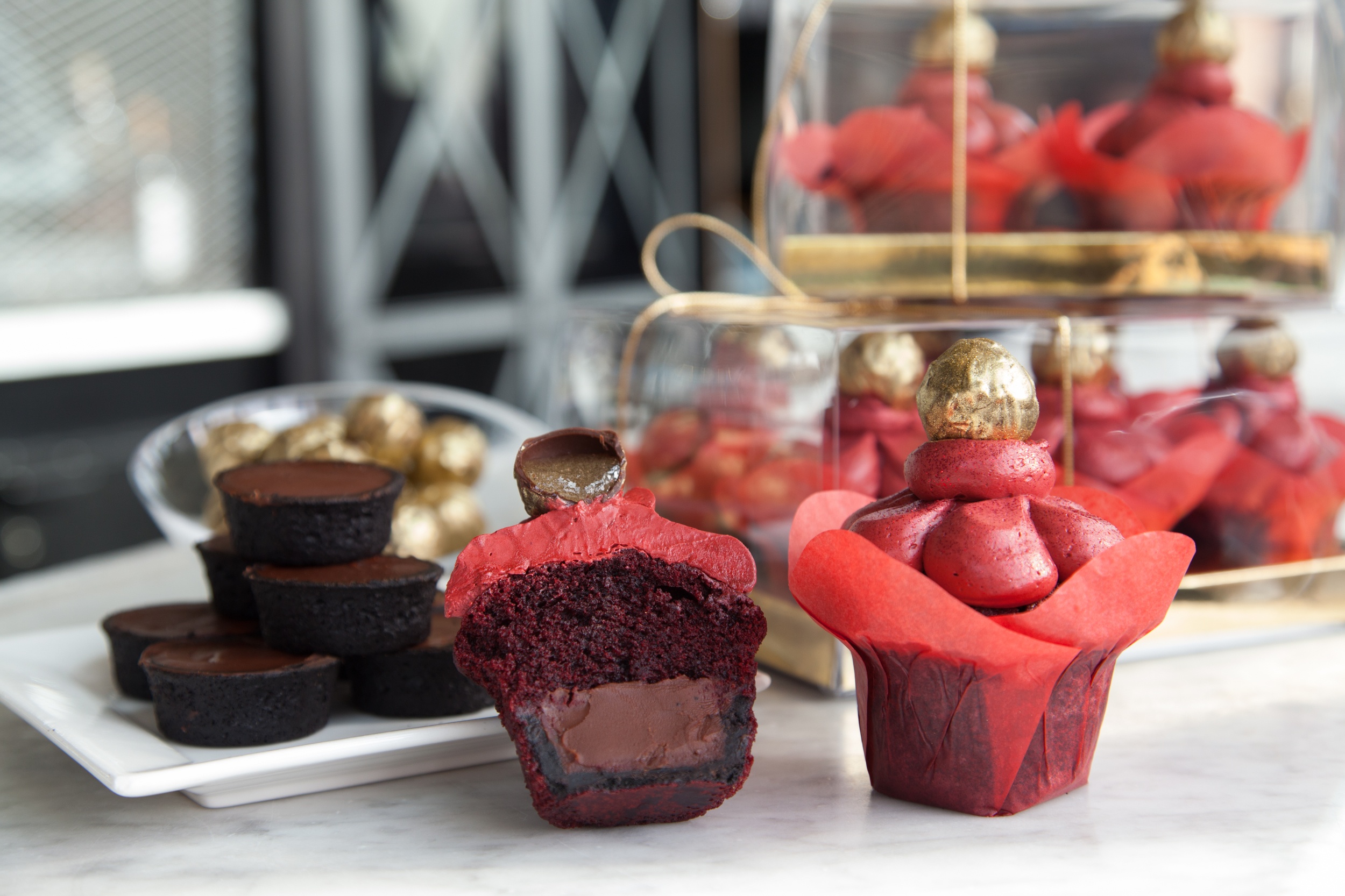 Tro tai lam banh cupcake doc ma ngon dip Valentine hinh anh