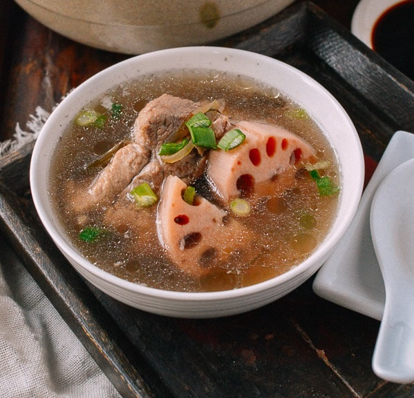 Canh suon heo ham cu sen thom lung hinh anh